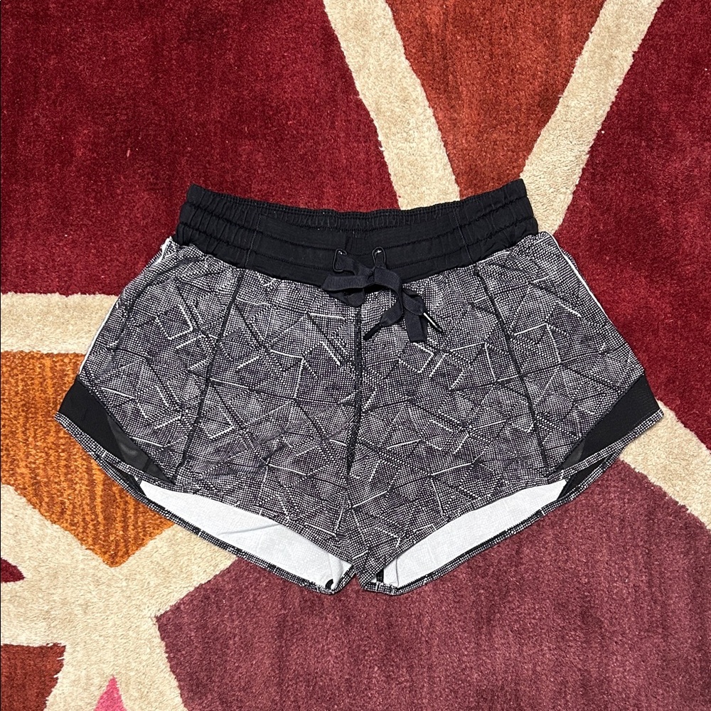 Lululemon Hotty Hot Short Size 4